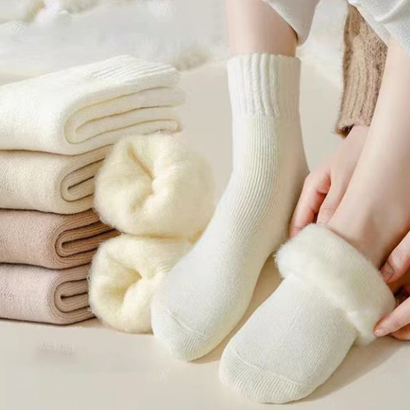 어린이 양말, 가을과 겨울에는 따뜻하며 두꺼운 양털과 플러시 루프. 중간 튜브 양말, 바닥 양말, 머리카락이 흘리지 않음. 수건 양말