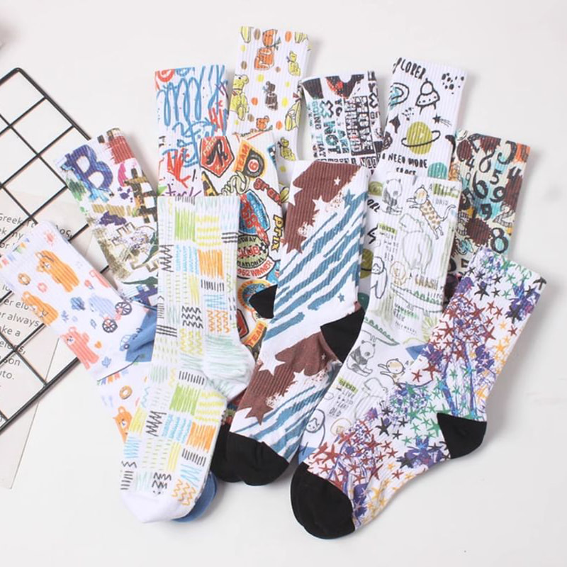 봄과 여름 양말을위한 3D 프린팅 기술, 남자 긴 양말, 여자 미드솔, 유럽 및 아메리칸 스트리트 스포츠, 커플면 양말, 낙서 트렌디 한 양말 봄과 여름 양말을위한 3D 프린팅 기술, 남자 긴 양말, 여자 미드솔, 유럽 및 아메리칸 스트리트 스포츠, 커플면 양말, 낙서 트렌디 한 양말