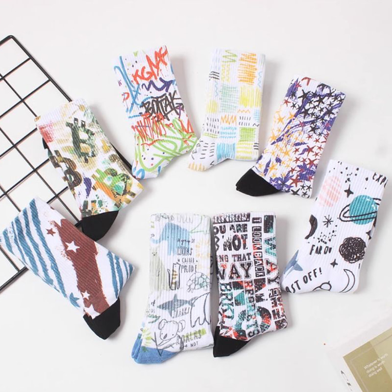 봄과 여름 양말을위한 3D 프린팅 기술, 남자 긴 양말, 여자 미드솔, 유럽 및 아메리칸 스트리트 스포츠, 커플면 양말, 낙서 트렌디 한 양말 봄과 여름 양말을위한 3D 프린팅 기술, 남자 긴 양말, 여자 미드솔, 유럽 및 아메리칸 스트리트 스포츠, 커플면 양말, 낙서 트렌디 한 양말