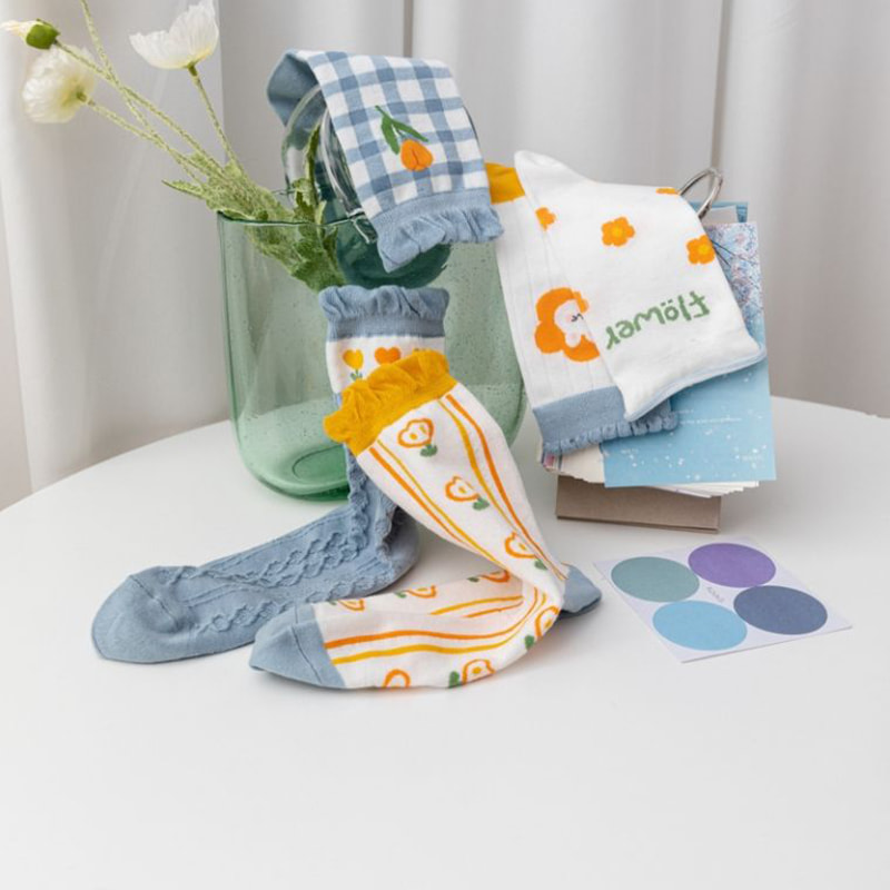 어린이를위한 중간 튜브 양말, 일본 만화 양말 트렌드, 한국 버전, 4 시즌 얇은 여자 양말 어린이를위한 중간 튜브 양말, 일본 만화 양말 트렌드, 한국 버전, 4 시즌 얇은 여자 양말